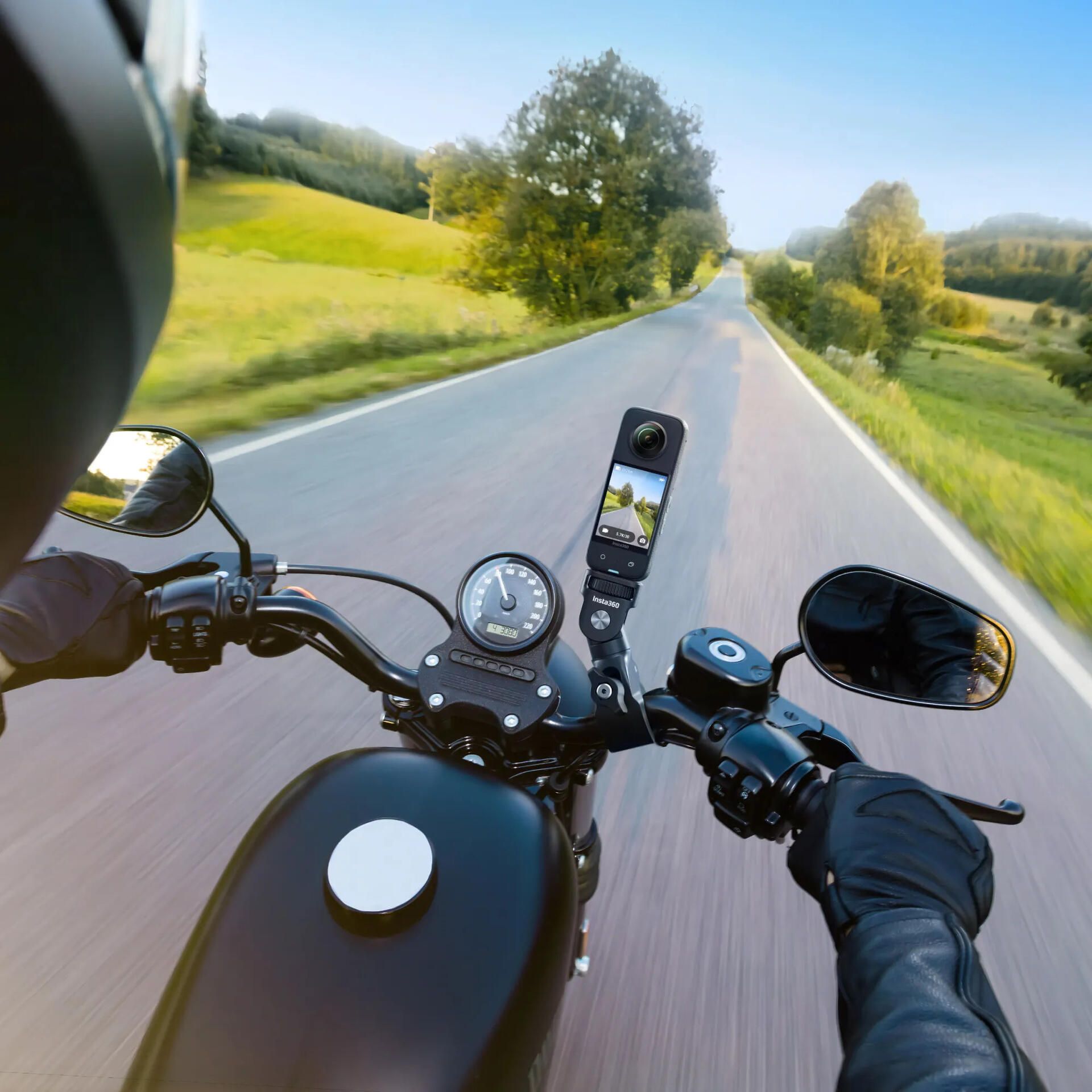 Insta360 X3 Motorcycle Bundle with Memory Card